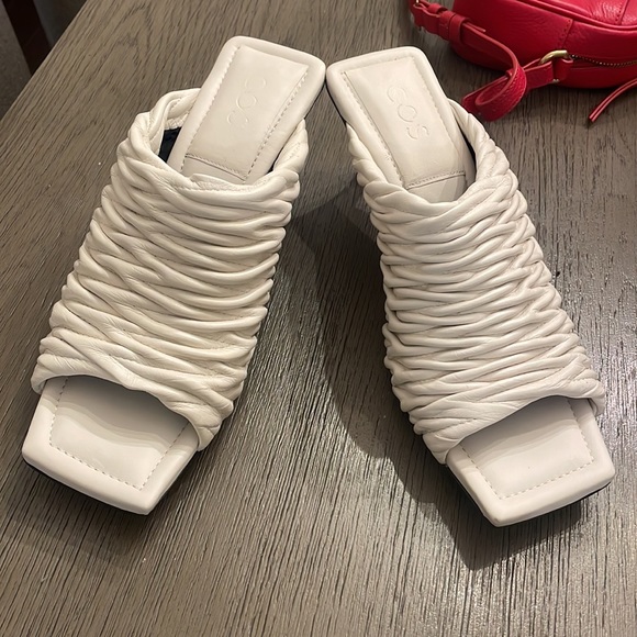 COS leather quilted off white mules - Picture 5 of 7